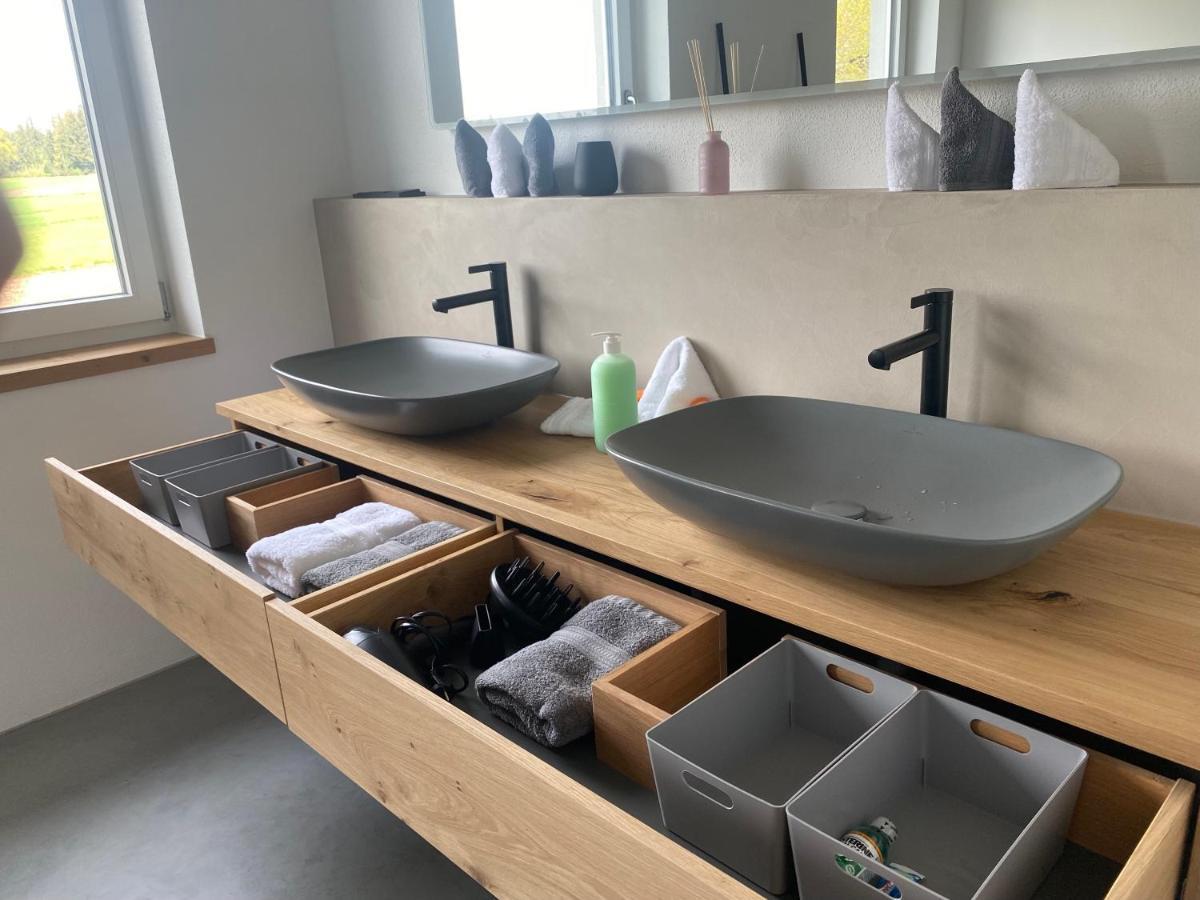 Neubau Gruener Wolpertinger Designwhg 106Qm Barrierefrei Daire Breitbrunn am Chiemsee Dış mekan fotoğraf